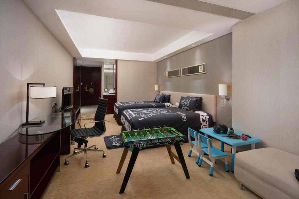 Leisure Hotel Дунгуань Экстерьер фото