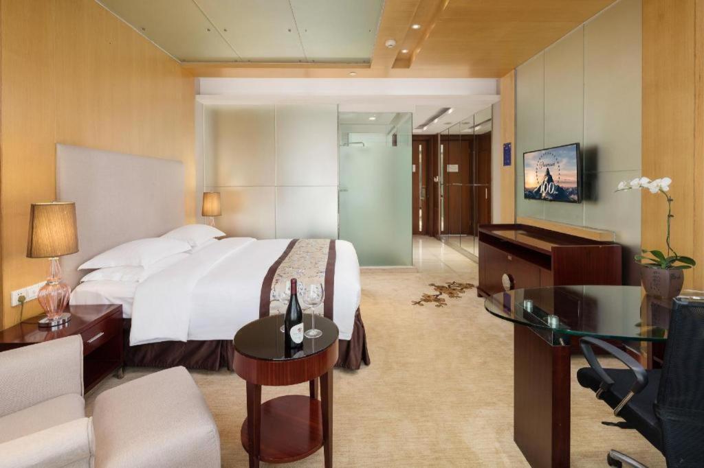 Leisure Hotel Дунгуань Экстерьер фото