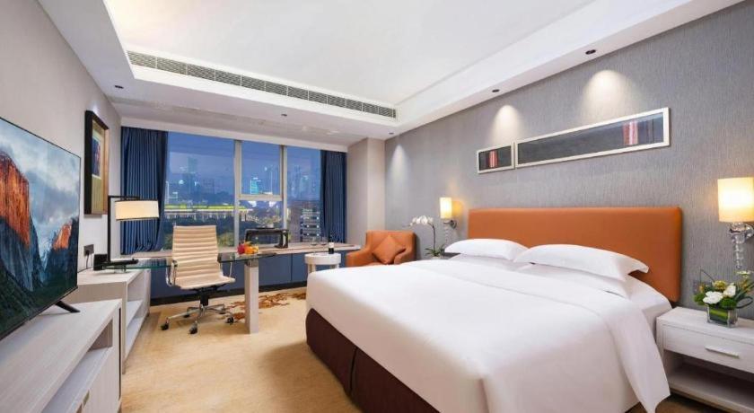 Leisure Hotel Дунгуань Экстерьер фото