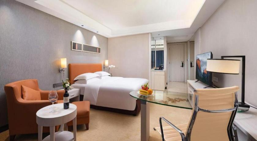 Leisure Hotel Дунгуань Экстерьер фото