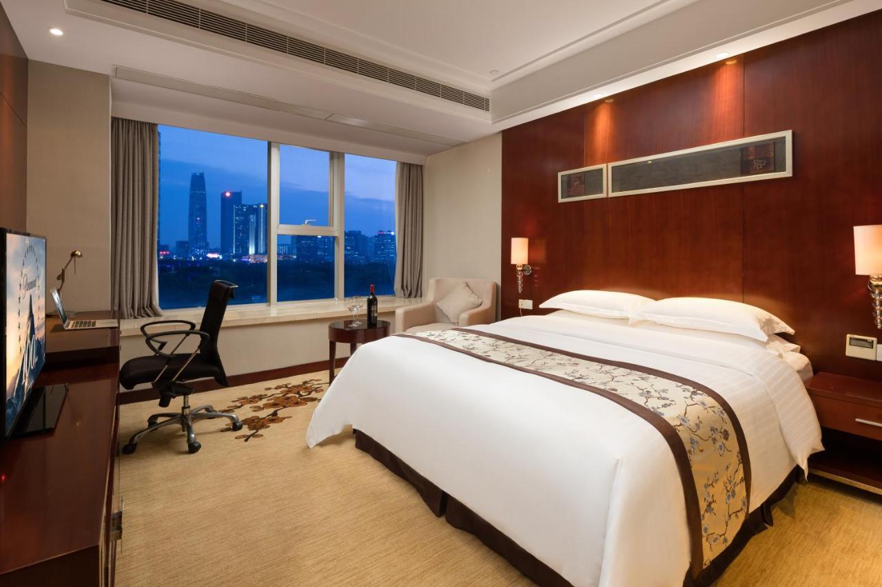 Leisure Hotel Дунгуань Экстерьер фото