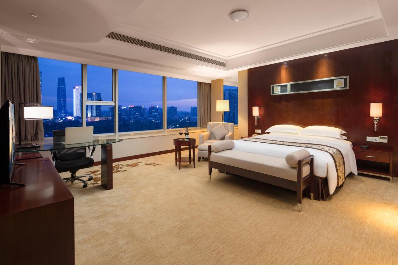 Leisure Hotel Дунгуань Экстерьер фото